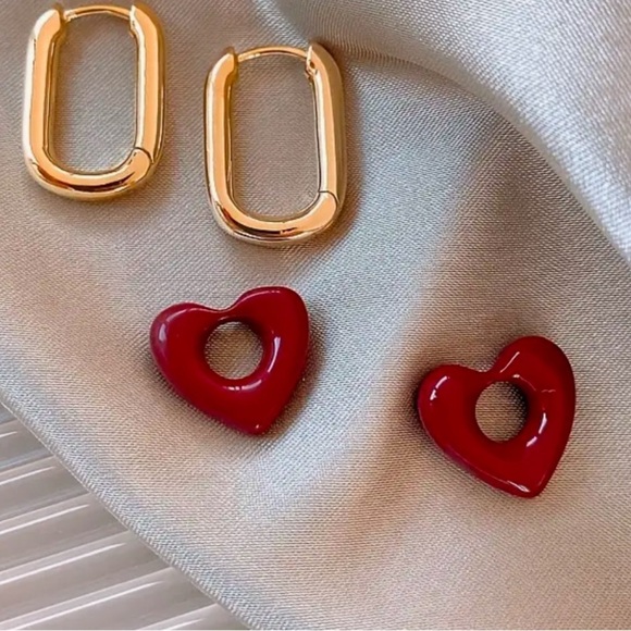 Romantic Hollow Heart Shape Pendant Dangle Charm Earringsl - Picture 2 of 3